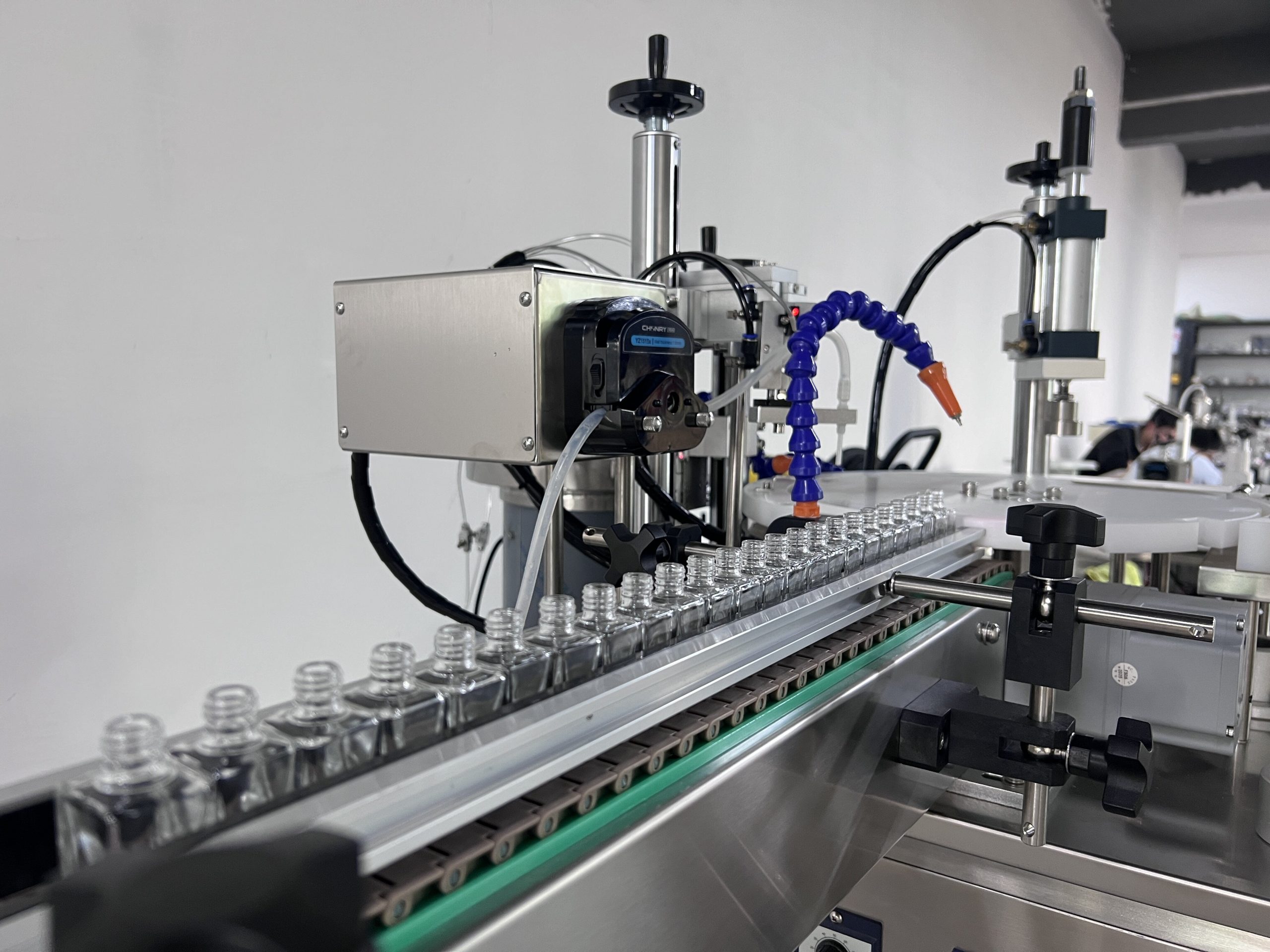 automatic 1 head face cream cosmetics paste bottle filling and capping machine automatic 1 head face cream cosmetics paste bottle filling and capping machine